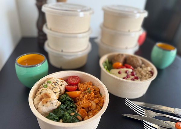 Daily meals in reusable plates